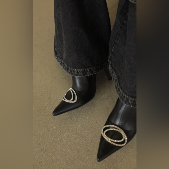 NEW! Black is a stylish black ankle boot with a pointed toe. - Picture 4 of 4